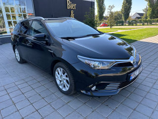 Toyota Auris foto 1