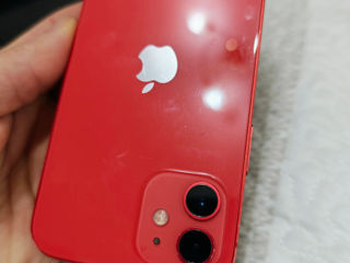 Iphone 12 red foto 4