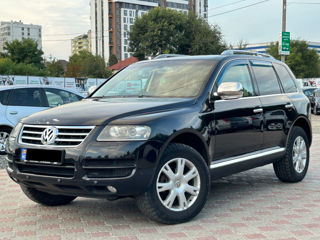 Volkswagen Touareg foto 1