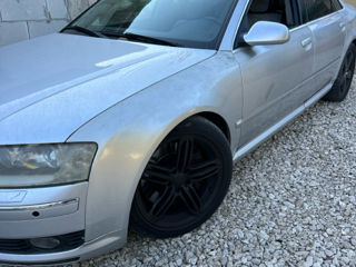 Audi A8 foto 1