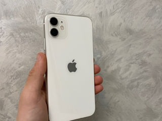 Vând iPhone 11