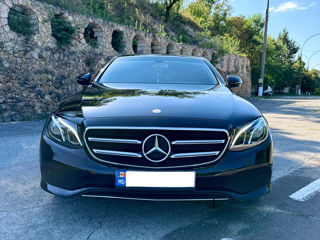 Mercedes E-Class foto 1