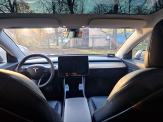 Tesla Model 3 foto 7