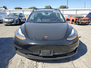 Tesla Model 3 foto 2