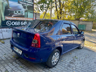 Renault Logan foto 3