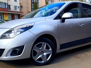 Renault Grand Scenic foto 1