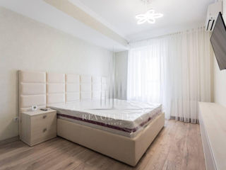 Apartament cu 2 camere, 80 m², Botanica, Chișinău foto 4