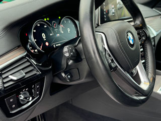 BMW 5 Series foto 10