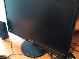 Intel celeron 3.2ghz/soket775/ram-2Gb/Hdd-2x80/sata, monitor Philips 22", Keyboard+Mouse+Boxe foto 4