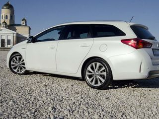 Toyota Auris foto 1