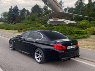 BMW 5 Series foto 10