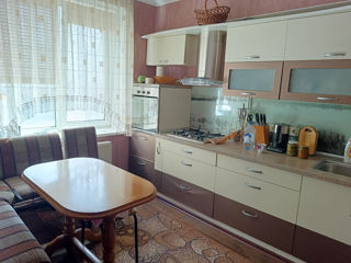 Apartament cu 3 camere, 82 m², Centru, Bălți foto 2