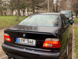 BMW 5 Series foto 4