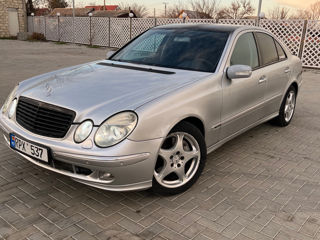 Mercedes E-Class foto 2