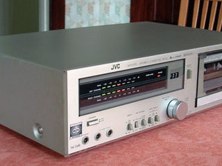 JVC KD-JVC KD-D35 este o casetă stereo. 1990 Caracteristicile KD-D35 includ selecția tipului de band foto 2