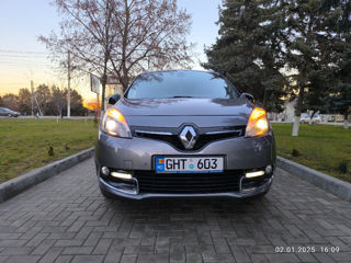 Renault Grand Scenic foto 2