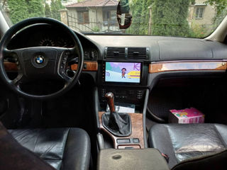 BMW 5 Series foto 9