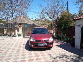 Renault Clio foto 9