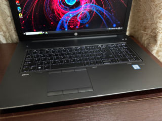 Gaming Laptop HP cu diagonala de 17.3" procesor i7 foto 2