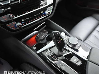 BMW 5 Series foto 13