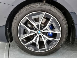 BMW 5 Series foto 5