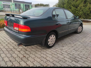 Toyota Carina foto 2