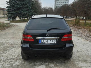 Pisse Opel Toyota Mercedes Audi Skoda Porshe Wolsvagen  și alte foto 14