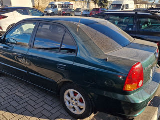 Hyundai Accent foto 6