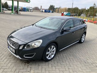 Volvo V60 фото 1