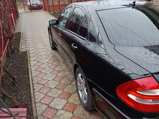 Mercedes E-Class foto 3