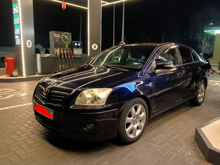 Toyota Avensis foto 2