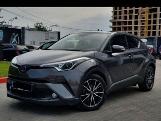 Toyota C-HR foto 2