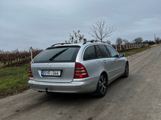 Mercedes C-Class foto 6