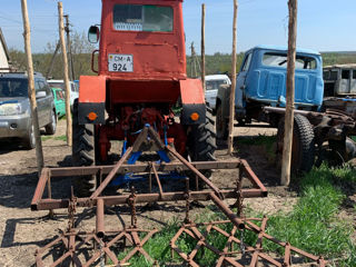 Vînd t-25 in stare foarte bună se vinde cu tot cu plug şi cultivator foto 1