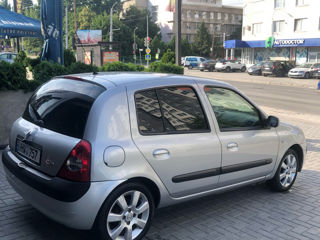 Renault Clio foto 2