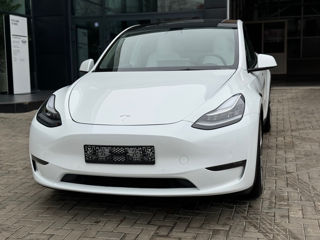 Tesla Model Y foto 3