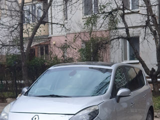 Renault Grand Scenic foto 2