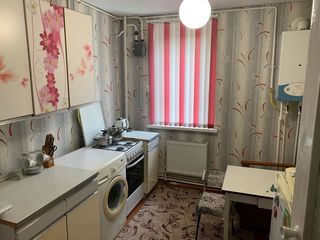 Se vinde apartament cu o camera, regiunea Lipovanka, etajul 3, partial mobilat + garaj Preț: 16500 e foto 4