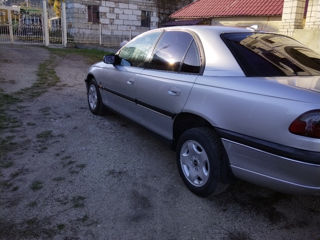 Opel Omega foto 4