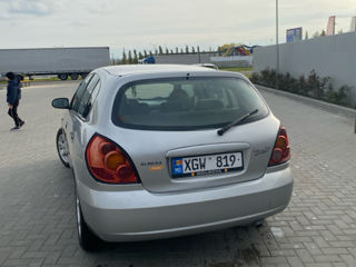 Nissan Almera foto 3