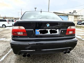 BMW 5 Series foto 4