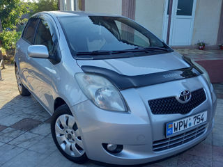 Toyota Yaris foto 1