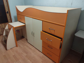 Se vinde pat la mansardă pentru copii cu zonă de lucru (second-hand) foto 2