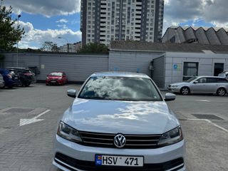 Volkswagen Jetta foto 1