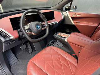 BMW iX фото 6
