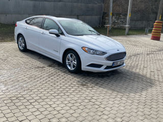 Ford Fusion foto 2