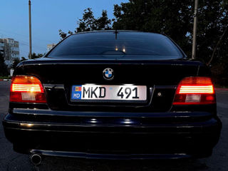 BMW 5 Series foto 10