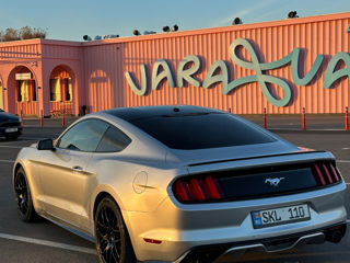 Ford Mustang foto 7