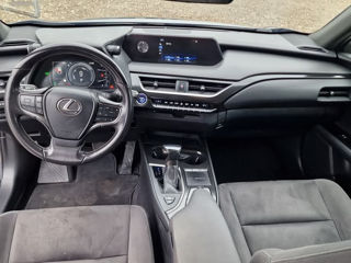 Lexus UX foto 14