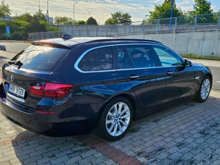 BMW 5 Series Touring foto 4